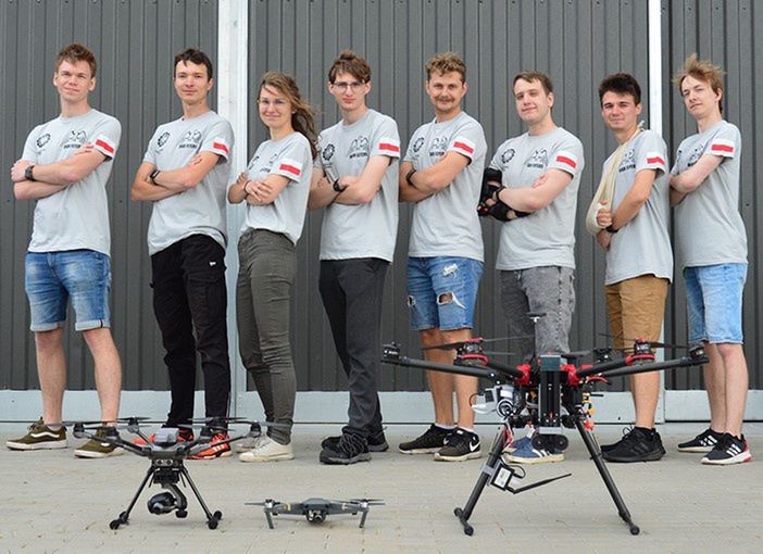 Śląskie. Studenci z Koła Naukowego High Flyers Politechniki Śląskiej zwyciężyli w zawodach Droniada 2021.