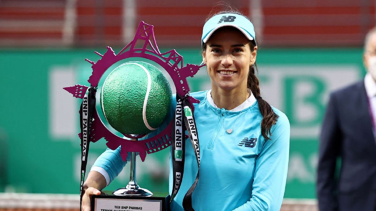 Zdjęcie okładkowe artykułu: Getty Images / Onur Coban/Anadolu Agency / Na zdjęciu: Sorana Cirstea, mistrzyni TEB BNP Paribas Tennis Championship 2021