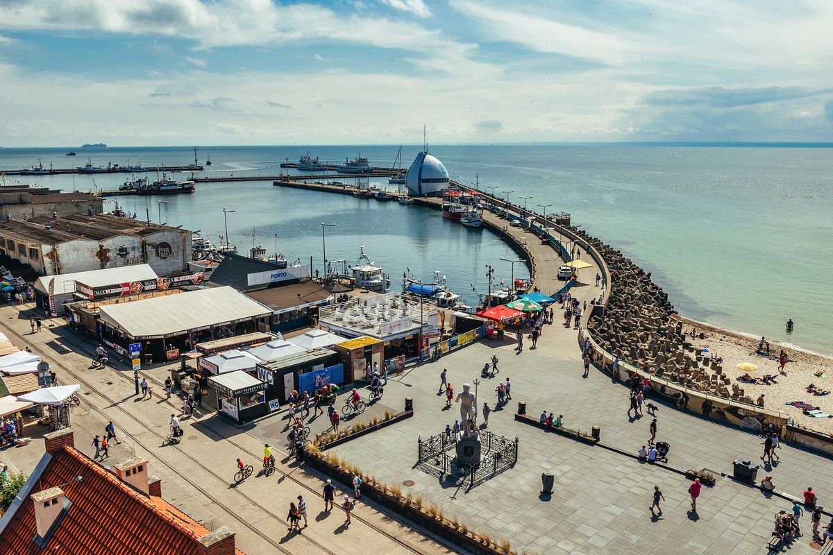 Mandat na plaży? Za grilla, parawan i picie alkoholu