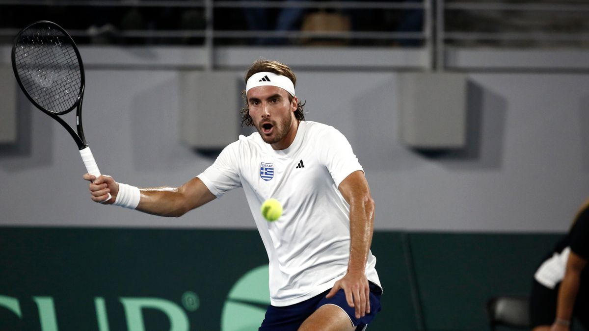PAP/EPA / Yannis Kolesidis / Stefanos Tsitsipas w meczu Pucharu Davisa