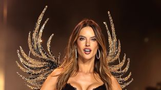 "Za naszą wieczność". 45-letnia gwiazda pokazów Victoria's Secret zaręczona