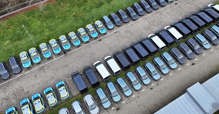 Gigantyczne zakupy. Mazowiecka policja odebrała 209 nowych radiowozów