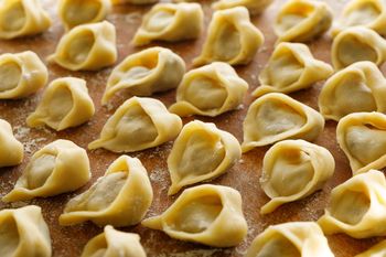 Do wielkanocnego żurku dorzucam takie uszka. Są ciekawszym dodatkiem niż jajko czy wędlina