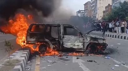 Rząd Nepalu zakazał social mediów. Ludzie podpalili parlament, są ofiary śmiertelne