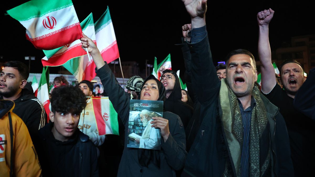 Ludzie w Teheranie świętują na ulicach