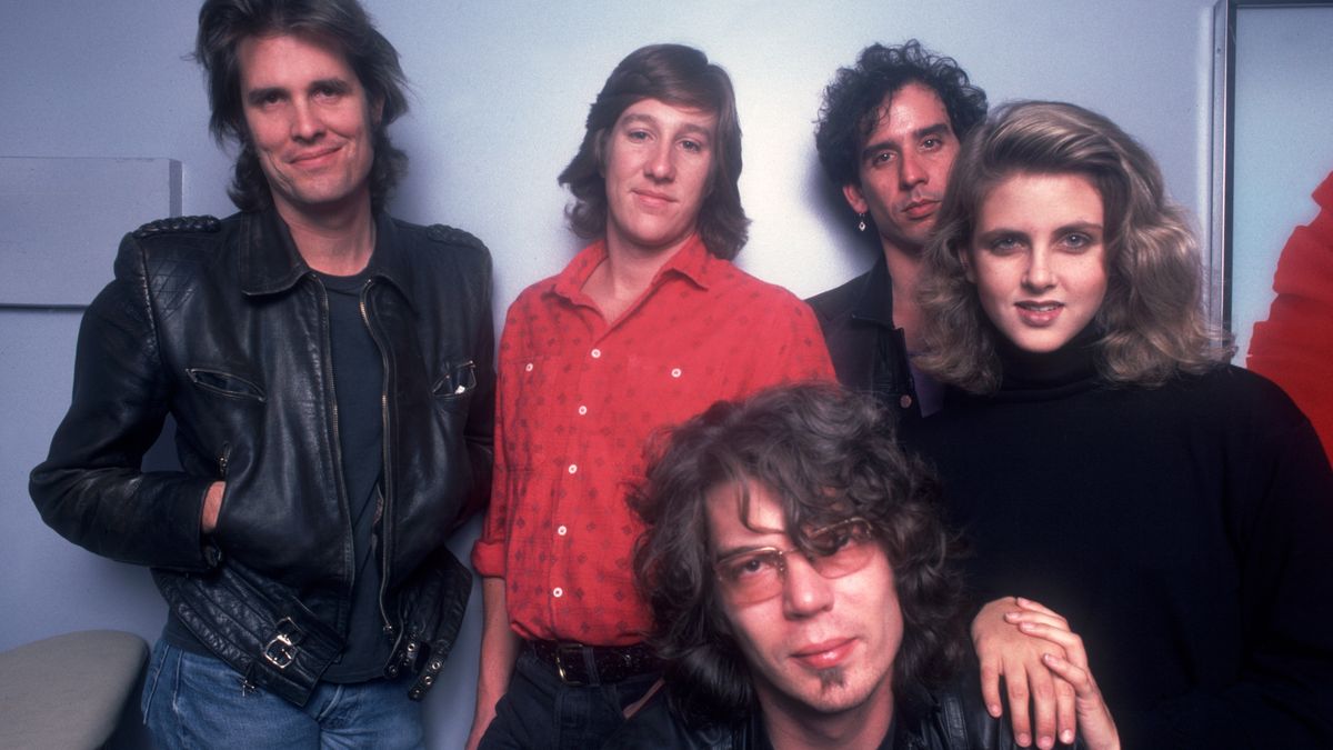 Don Heffington (w okularach) przez trzy lata grał z zespołem Lone Justice