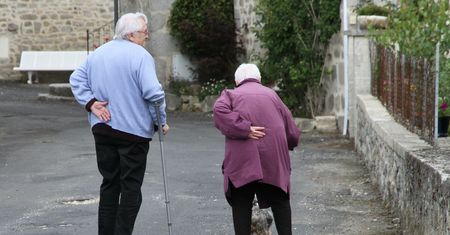 Godziny dla seniorów. Rząd odpowiada na apele. Ogłoszono ważną zmianę!