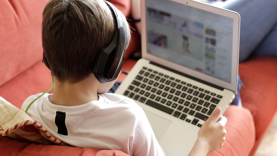 Rząd liczy na zwrot pieniędzy za laptopy dla uczniów