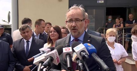 Minister zdrowia przestrzega przed nadejściem czwartej fali epidemii.