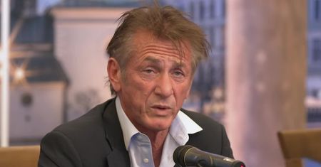 Sean Penn pomaga Ukrainie