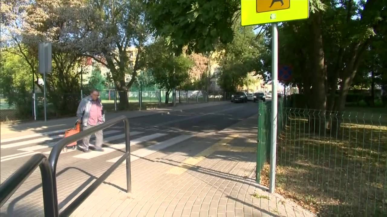 Dwóch chłopców chciało zabrać hulajnogę jego synowi, wciągnął ich siłą do samochodu. Strażak z zarzutami