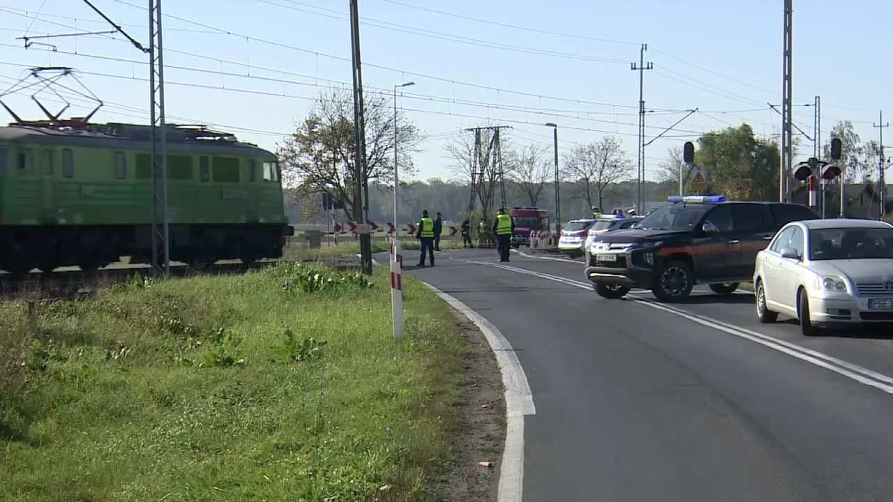 Wjechała pod pociąg na przejeździe w Wojnowicach zginęła na miejscu.