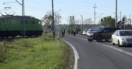 Wjechała pod pociąg na przejeździe w Wojnowicach zginęła na miejscu.