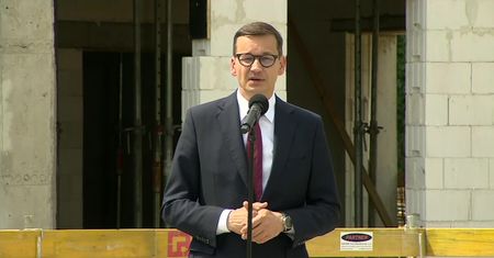 Na razie zachęty, z czasem możliwe restrykcje. Tak rząd chce mobilizować do szczepień.