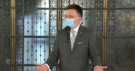 “Ile jeszcze będziemy znosić rządy tych gamoni?”. Hołownia skrytykował PiS za szczepionkowy chaos