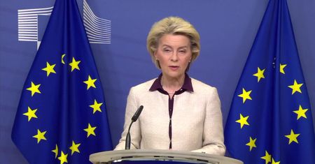 “Musimy działać szybko i zdecydowanie”. Szefowa Komisji Europejskiej o nowym wariancie koronawirusa
