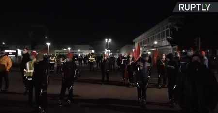 Pracownicy koncernu Daimlera protestowali w Berlinie.