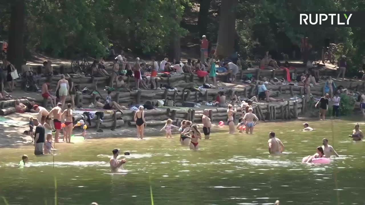 Fala upałów dotarła do Berlina. Tłumy na miejskich plażach.