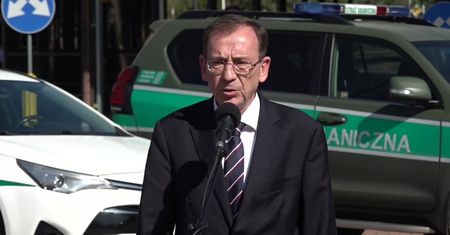 Szef MSWiA: Od niedzieli zakaz wjazdu do Polski samochodów osobowych zarejestrowanych w Rosji