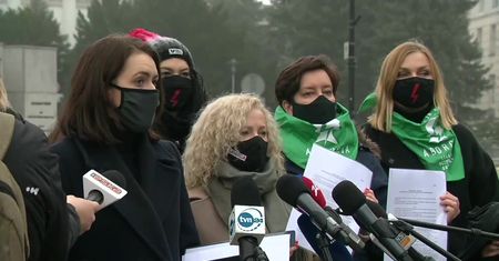Organizacje kobiece zaprezentowały projekt dotyczący legalnej aborcji