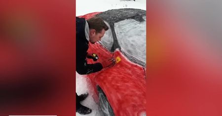 Para z Litwy zbudowała Ferrari ze… śniegu