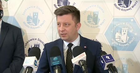 M. Dworczyk: Rada Medyczna rekomenduje, natomiast odpowiedzialność ponosi rząd