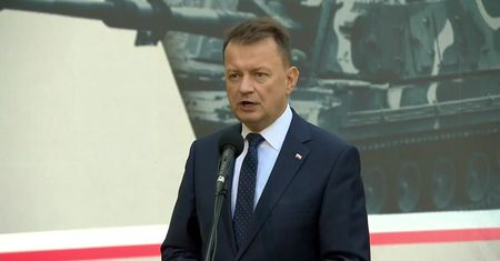 1000 czołgów, 600 armatohaubic oraz 48 lekkich myśliwców. Minister obrony zatwierdził kontrakty zbrojeniowe dla polskiego wojska