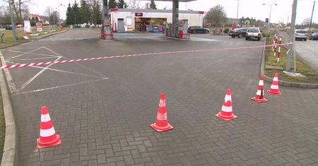 Wjechała w “instrybutor”, będzie leczona w zamkniętej placówce.