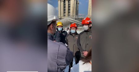 Dwa lata od tragicznego pożaru Notre Dame. Prezydent Francji odwiedził katedrę.