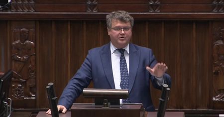 “Po raz kolejny łamiecie konstytucję”. Nocna debata nad nowelizacją ustawy o ochronie granicy