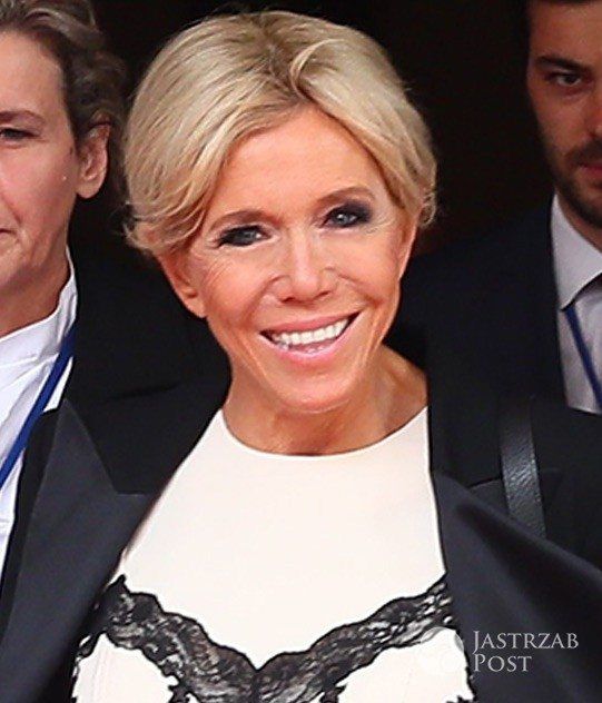 Brigitte Macron w spiętych włosach