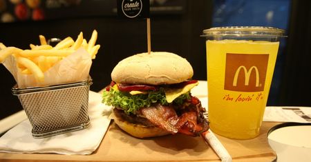 McDonald's z lepszymi wynikami od oczekiwań. Mniej płaci za produkty i oszczędza na kosztach zatrudnienia