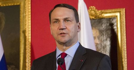 Wotum nieufności dla Sikorskiego - SLD wstrzymuje wniosek
