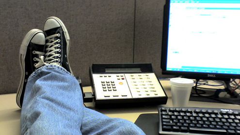 Jak korzystać z Facebooka w pracy i nie podpaść? 1