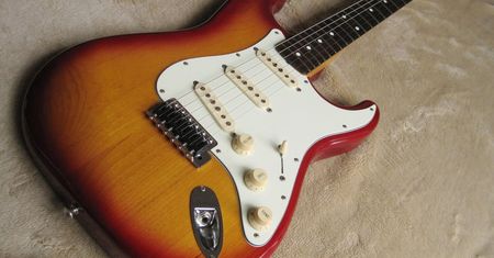 Fender walczy o przychody. Kliencie, nie zostawiaj gitary w kącie