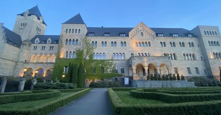 Rodzinne zwiedzanie z historią w tle – niedziela w Zamku z przewodnikiem