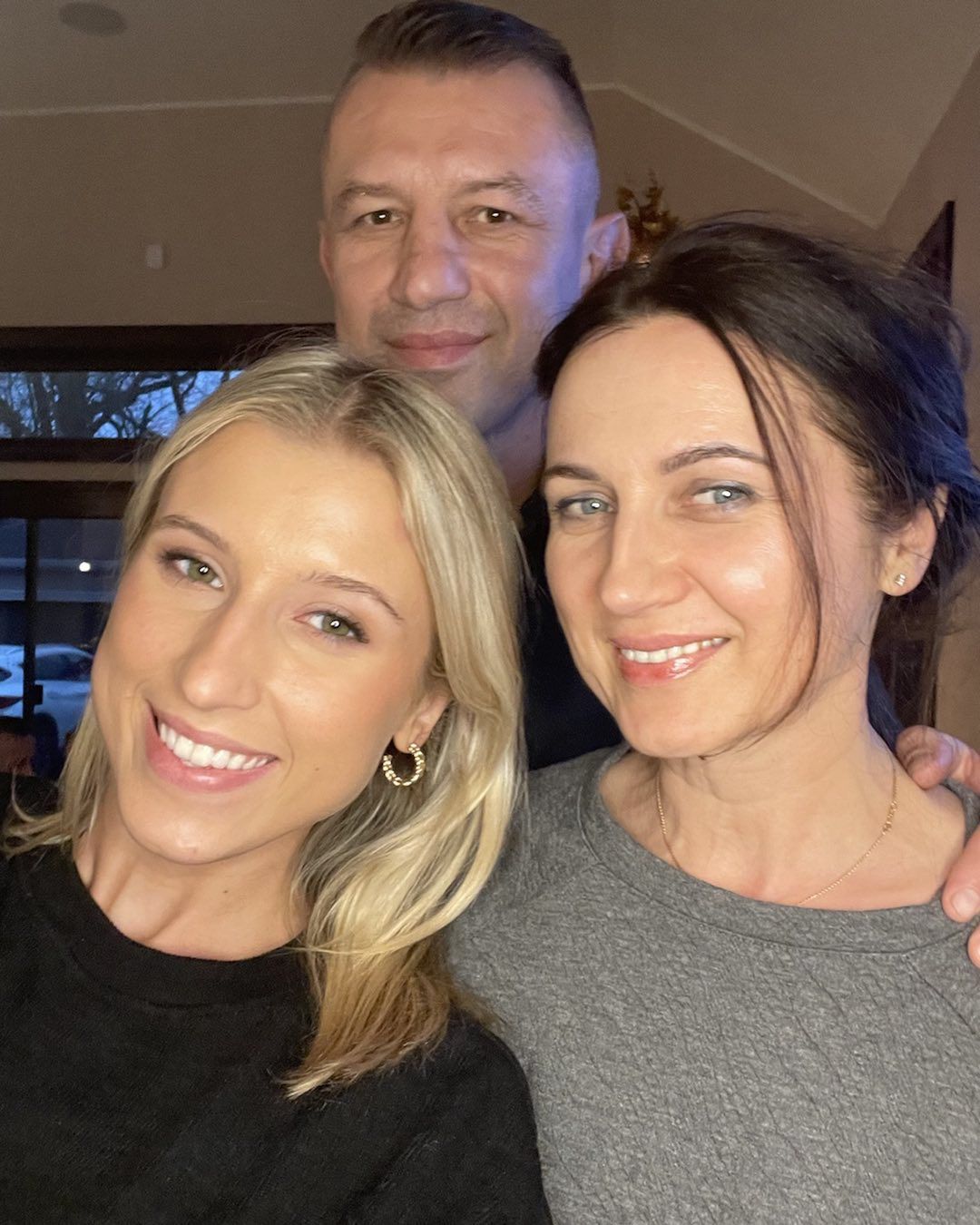 Tomasz Adamek z żoną Dorotą i córką Weroniką