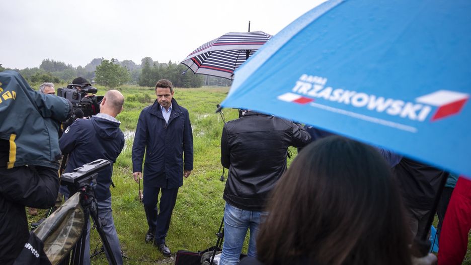 Wybory 2020. Rafał Trzaskowski w bastionie PiS. Doszło do przepychanek