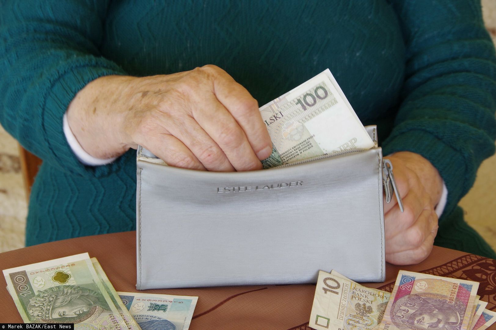 14 emerytura. Sejm uchwalił nowelizację ustawy w sprawie waloryzacji emerytur i rent