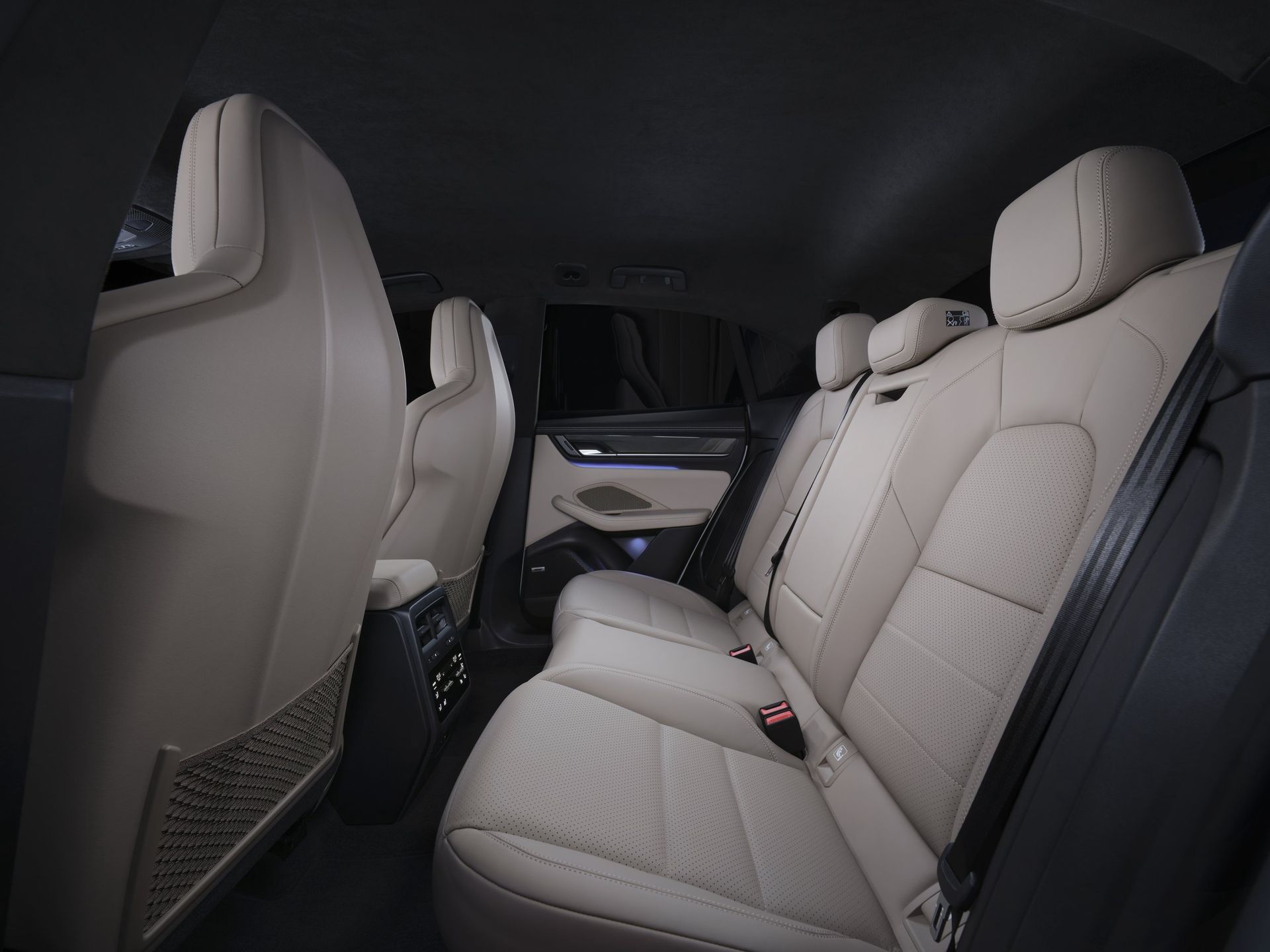 Porsche Macan (2024)