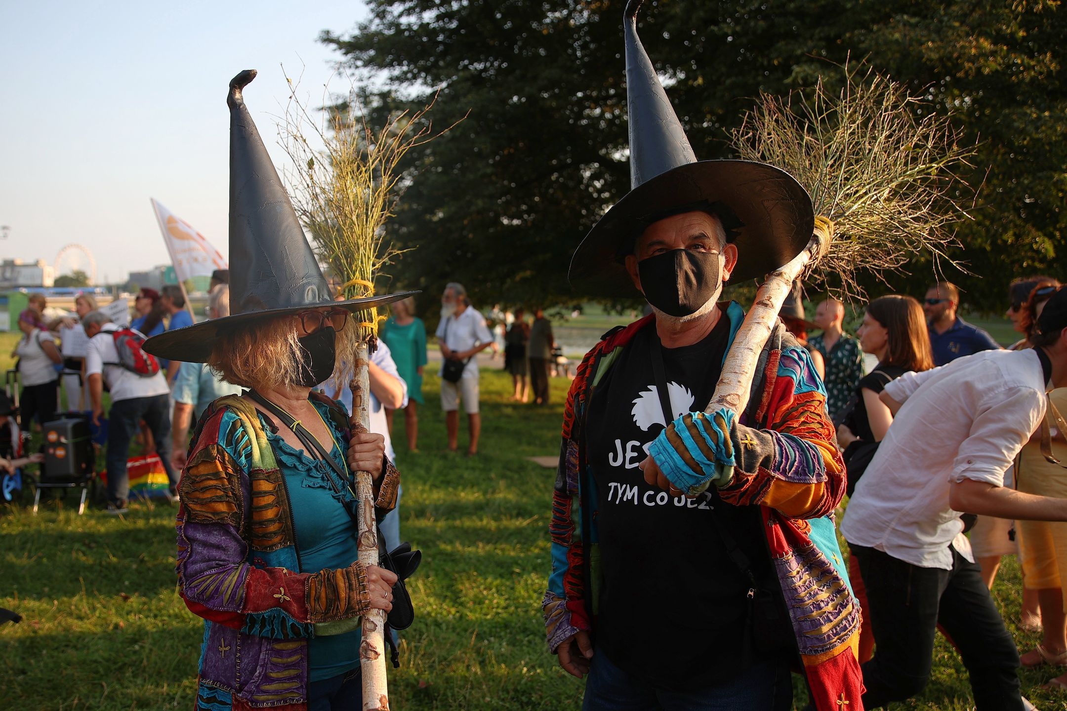 Kraków. Marsz "cnotliwych niewiast" i wiedźm 