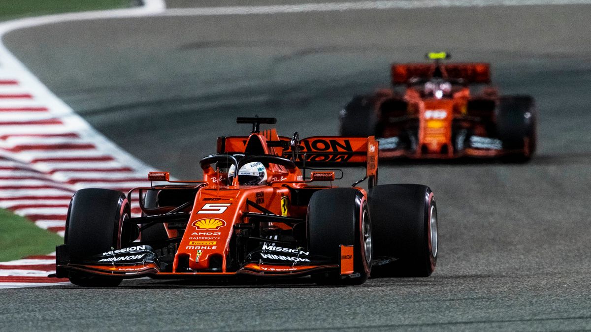 Zdjęcie okładkowe artykułu: Materiały prasowe / Ferrari / Na zdjęciu: Sebastian Vettel i za nim Charles Leclerc