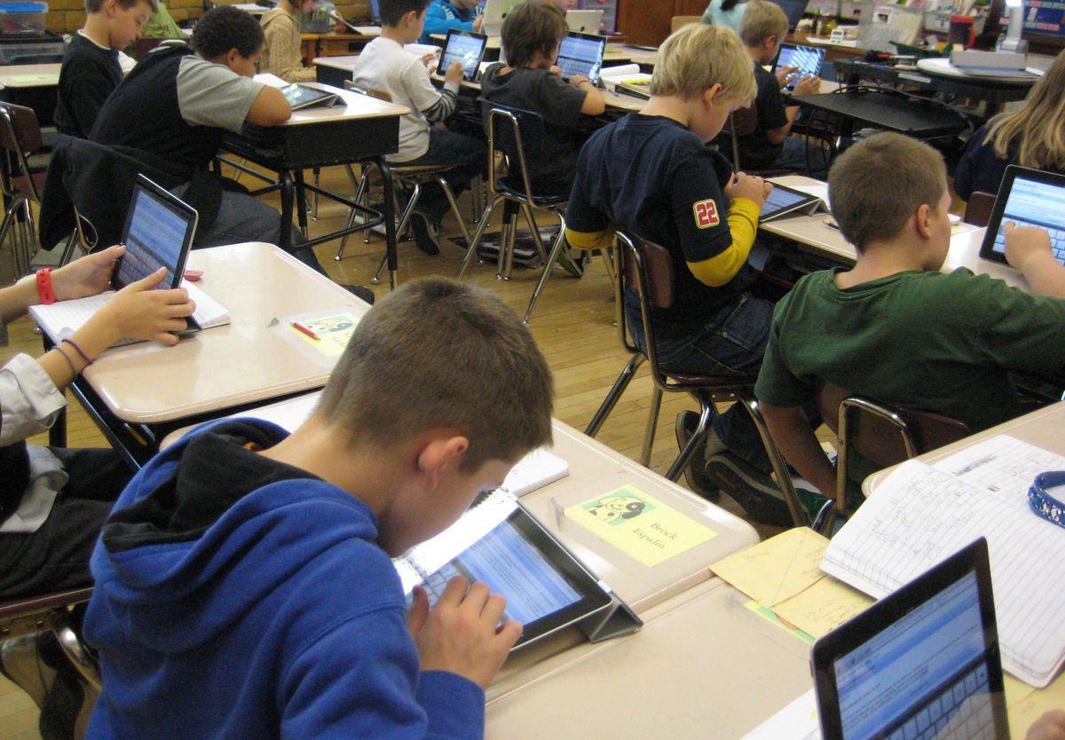 Laptopy mają trafić do uczniów klas czwartych