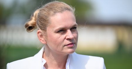 Koniec WDŻ w szkołach. Były premier komentuje decyzję Nowackiej