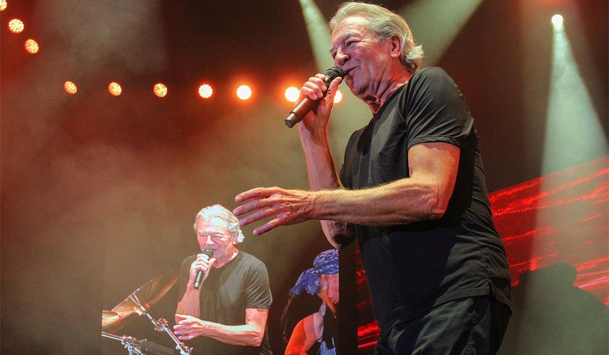 Ian Gillan wokalista Deep Purple podczas koncertu w Łodzi