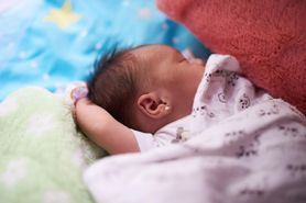 Noworodek - cztery pierwsze tygodnie życia. Postępowanie i opieka nad noworodkiem