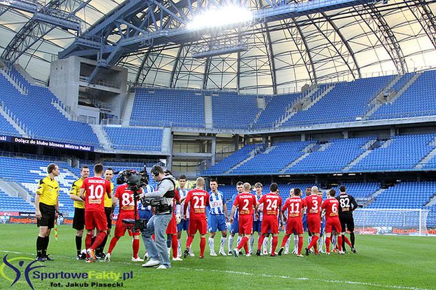 Pusty stadion podczas meczu Lech Poznań - Górnik Zabrze