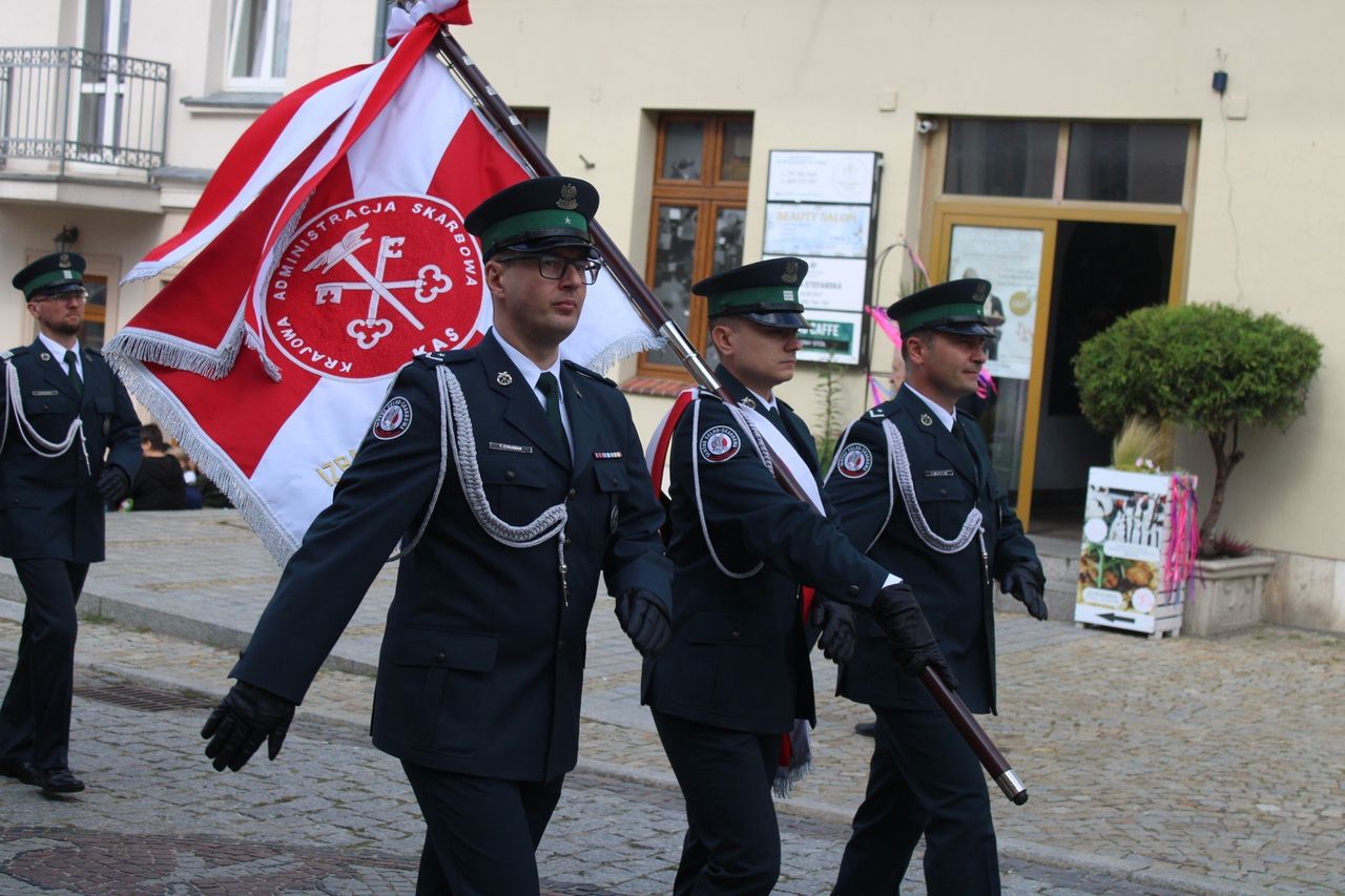 Gniezno: Święto KAS. Najpierw msza w katedrze, potem apel na Rynku