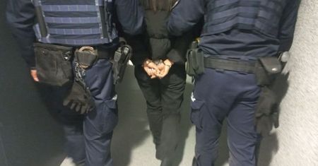 Kobieta miała omamy w restauracji. Wezwano policję