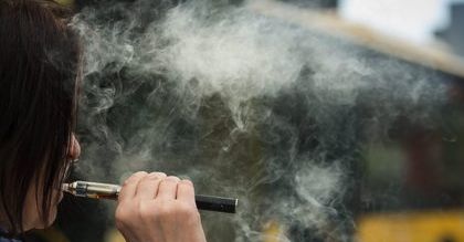 Nie masz 18 lat? E-papierosa nie kupisz. Zmiany w prawie